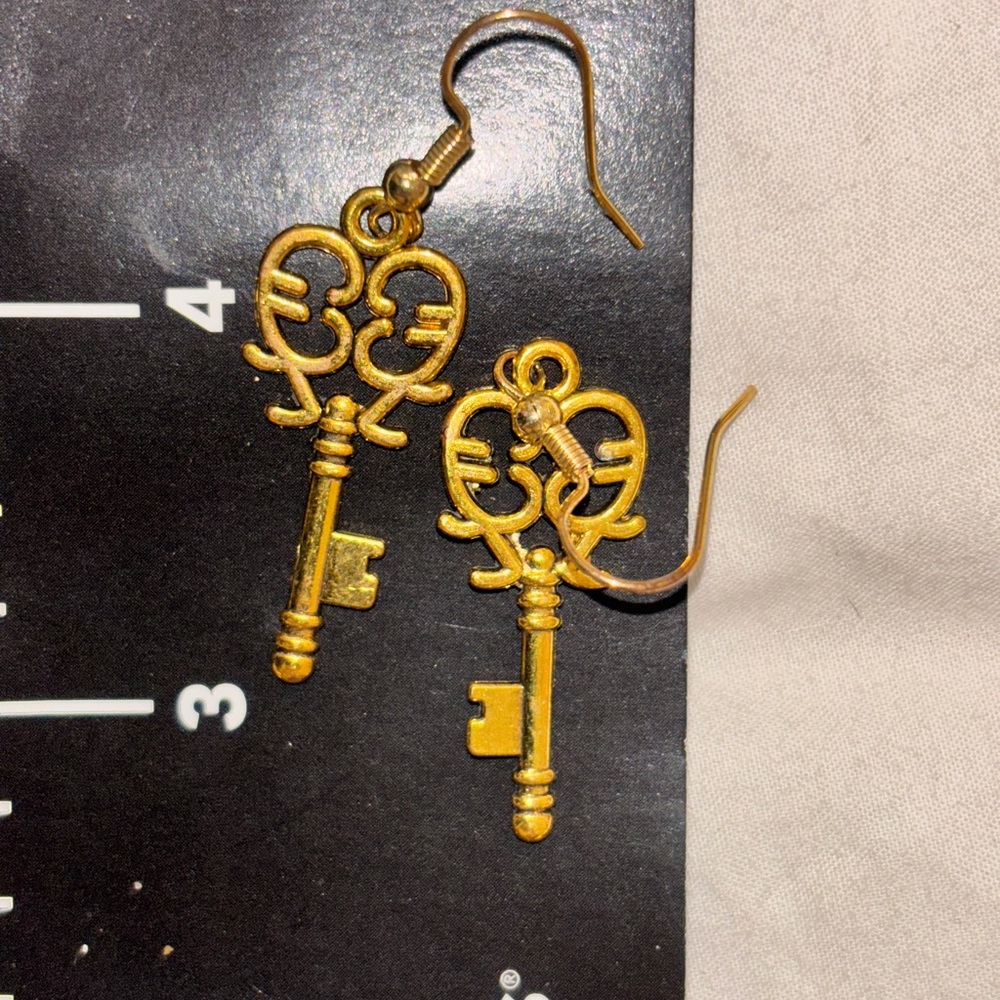 Nordstrom Key Design Gold Earrings - Picture 3 of 4